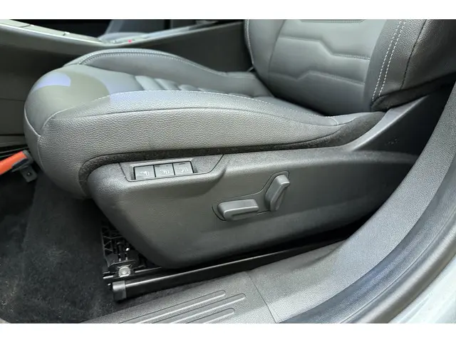 Jeep Avenger 1.2 e-Hybrid Summit 2025 Hybride Benzine 18