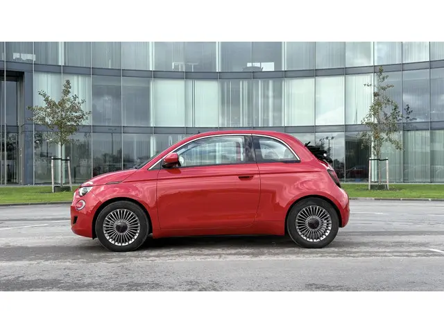 Fiat 500C RED 42 kWh 2022 Elektrisch 3