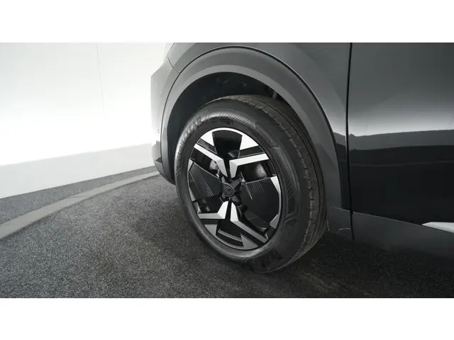 Peugeot 2008 PureTech 130 EAT8 GT 2024 Benzine 24