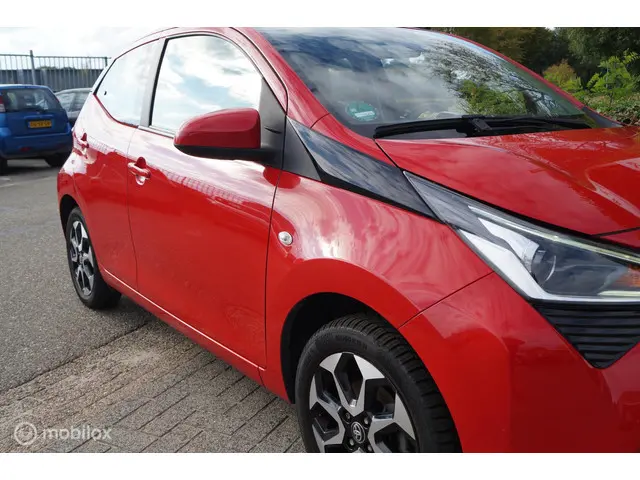 Toyota Aygo 1.0 VVT-i x-joy 2020 Benzine 4