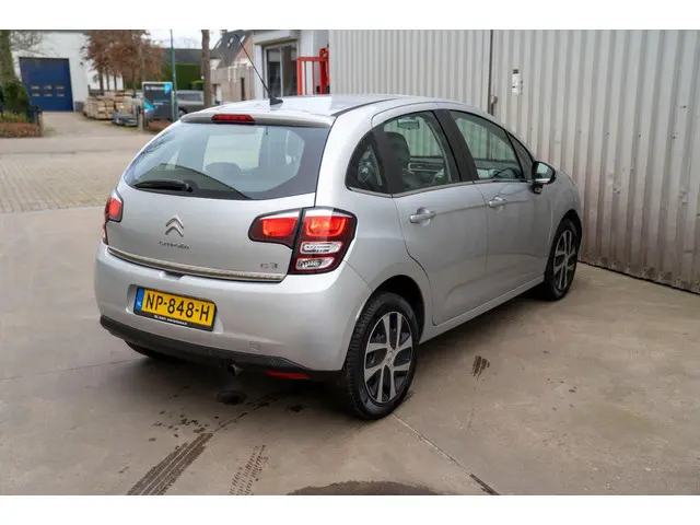 Citroën C3 1.2 PureTech Selection 2017 Benzine 12