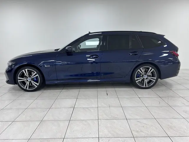 BMW 3 Serie Touring 330e xDrive 2022 Hybride Benzine 16