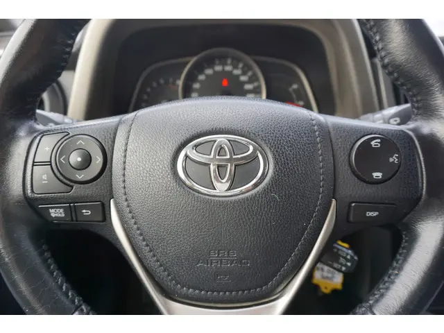 Toyota RAV4 2.0 Dynamic 4WD 2015 Benzine 18