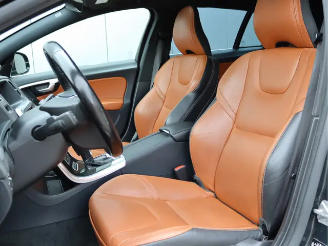 Volvo V60 2.4 D6 AWD Plug-In Hybrid 2015 Hybride Diesel 4