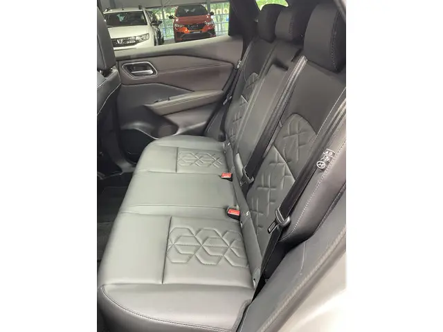 Nissan QASHQAI 1.3 MHEV Xtronic Tekna 2025 Benzine 8