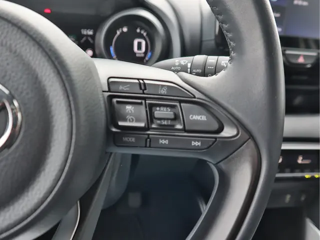 Toyota Yaris 1.5 Hybrid Dynamic 2023 Hybride Benzine 11