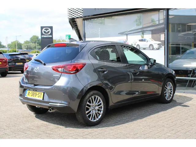 Mazda 2 1.5 Skyactiv-G Luxury 2021 Benzine 7