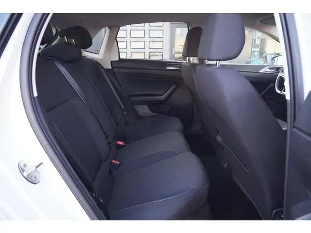 Volkswagen Polo 1.0 TSI Comfortline 2021 Benzine 7