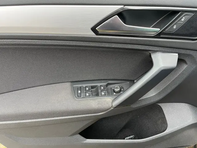 Volkswagen Tiguan 1.4 TSI Connected Series 2017 Benzine 15