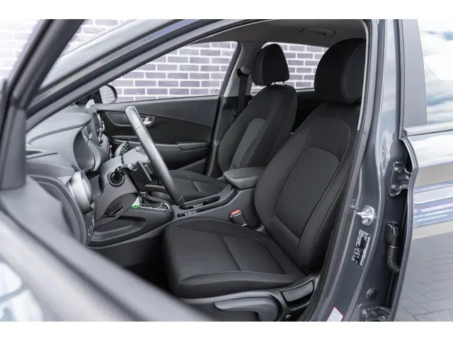 Hyundai Kona 1.6 GDI HEV Comfort 2023 Hybride Benzine 16