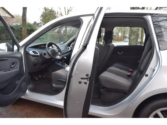 Renault Scénic 1.2 TCe Expression Trekhaak 2013 Benzine 11