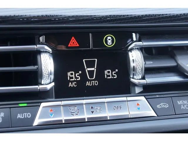 BMW 1 Serie 118i Executive Edition 2020 Benzine 41