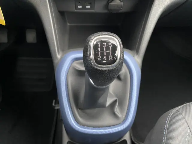 Hyundai i10 1.0i i-Motion Comfort 2016 Benzine 23