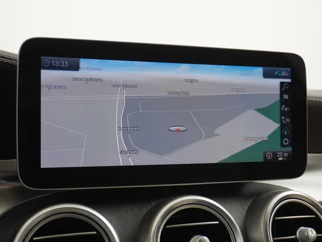 Mercedes-Benz C-Klasse C 300 AMG line 2019 Benzine 26
