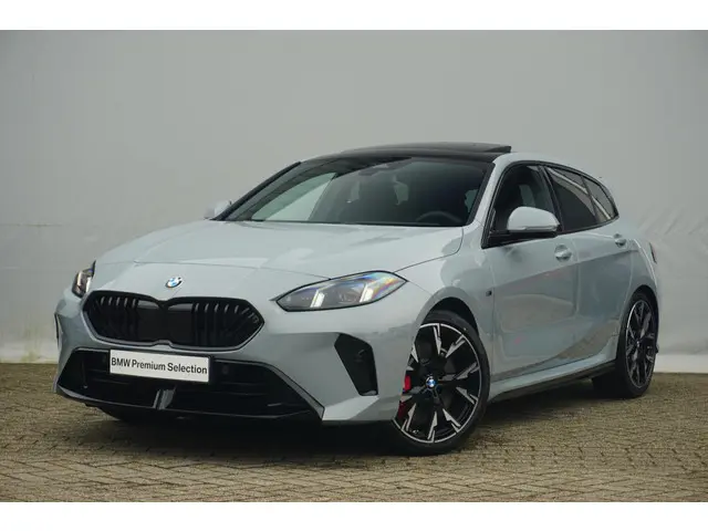BMW 1 Serie 5-deurs 120 2025 Benzine 28