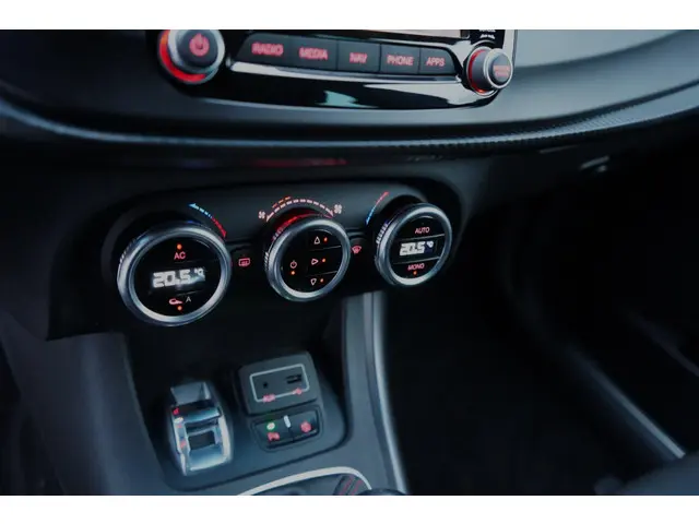 Alfa Romeo Giulietta 1.4 Turbo Sport 2020 Benzine 18