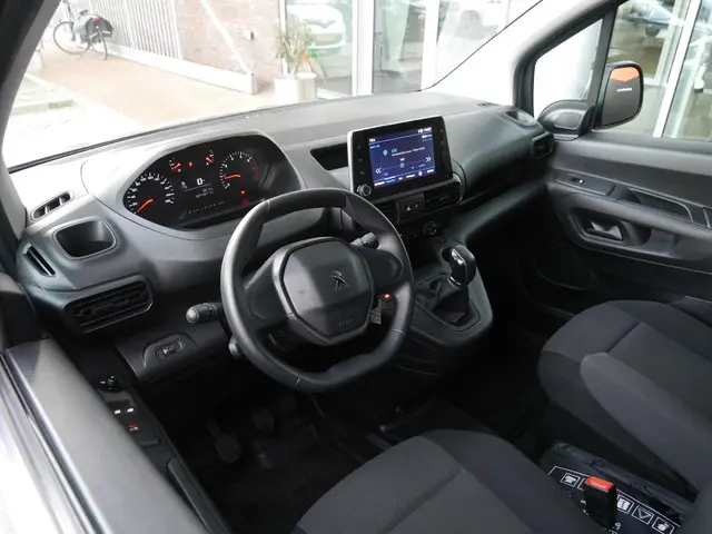 Peugeot Partner 1.5 BlueHDI Premium Long 2021 Diesel 10