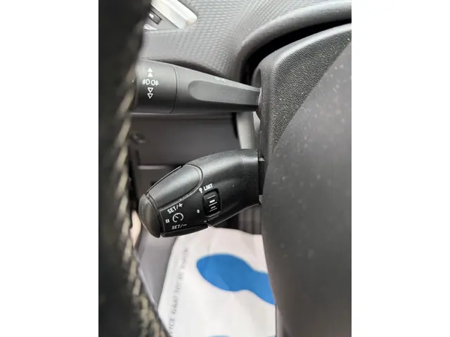 Peugeot 208 1.2 PureTech Allure 2018 Benzine 32
