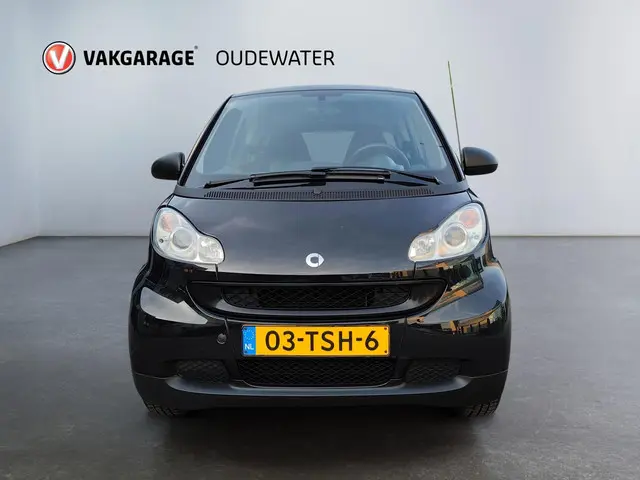 Smart Fortwo coupé 1.0 mhd Pure met Airco 2012 Benzine 10