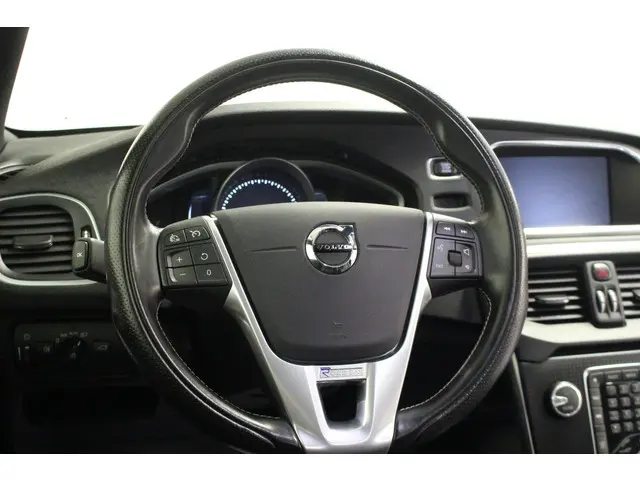 Volvo V40 T3 Polar+ Sport Automaat 2019 Benzine 14