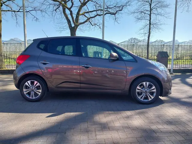 Kia Venga 1.6 CVVT automaat 2016 Benzine 8