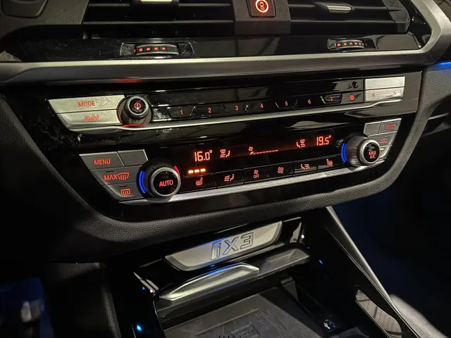 BMW iX3 Executive 80 kWh 2021 Elektrisch 16