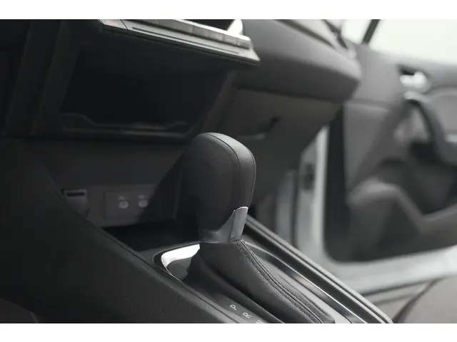 Renault Captur Mild Hybrid 160 EDC Techno 2024 Benzine 44