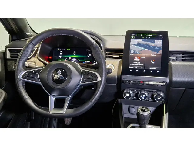 Mitsubishi Colt 1.0T MT Instyle 2024 Benzine 10