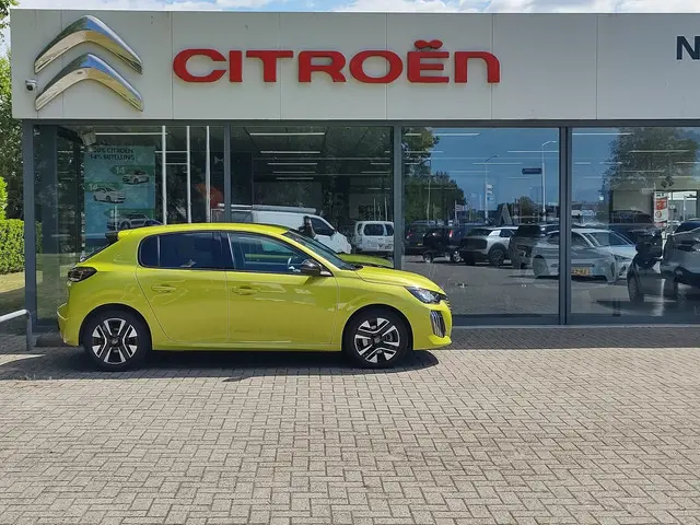 Peugeot 208 1.2 PureTech 100 Allure 2024 Benzine 4