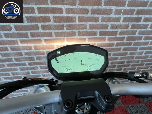 Ducati Monster 797 ABS 2018 Benzine 12