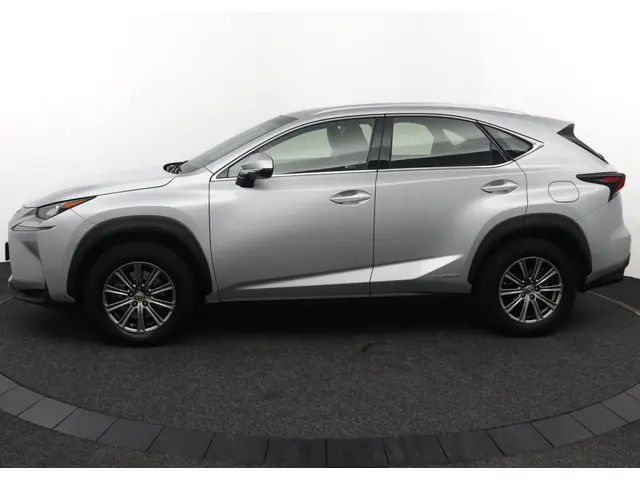 Lexus NX 300h AWD 25th Edition 2014 Hybride Benzine 3