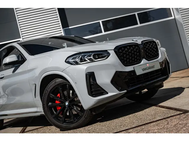 BMW X4 xDrive20i High Executive 2022 Hybride Benzine 24