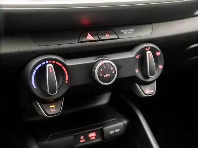 Kia Stonic 1.0 T-GDi DynamicLine 2019 Benzine 9