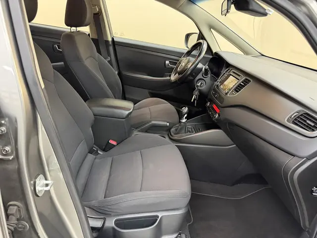 Kia Carens 1.6 GDi ComfortLine, 135Pk, 2015, 2015 Benzine 12