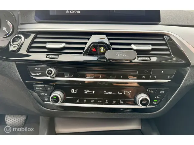 BMW 5 Serie Touring 520i High Executive 2018 Benzine 29