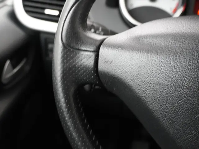 Peugeot 207 1.4 VTi Urban Move 2012 Benzine 15