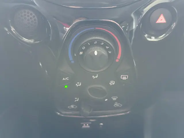 Peugeot 108 1.0 e-VTi Allure 2014 Benzine 13