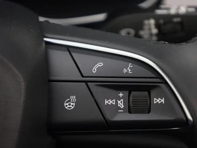 Audi Q3 35 TFSI/150PK S Line 2024 Benzine 32