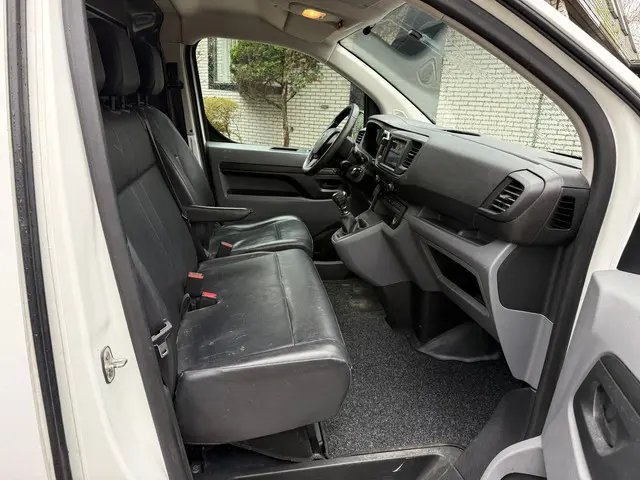 Toyota ProAce Worker 1.5 D-4D Comfort 2020 Diesel 4
