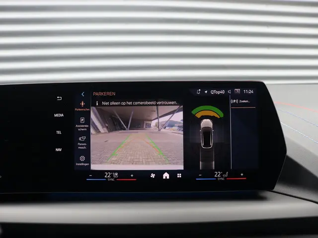 BMW 1 Serie 5-deurs 120 2025 Benzine 30