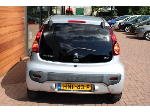 Peugeot 107 1.0 Première Automaat 2012 Benzine 12
