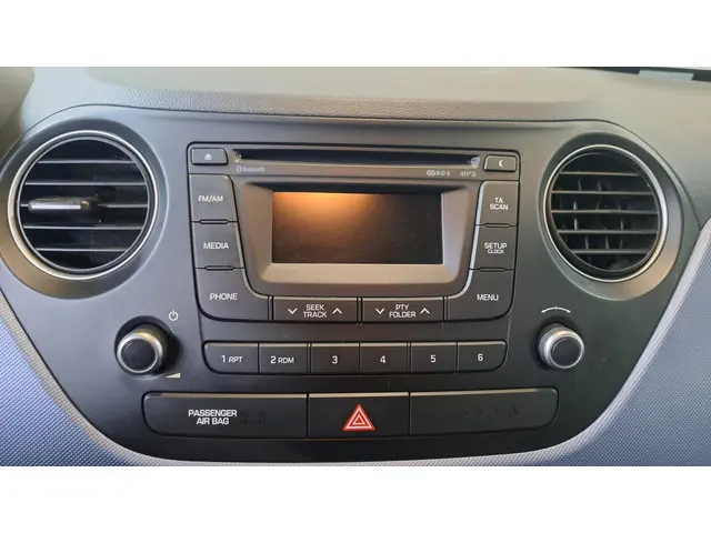 Hyundai i10 1.0i i-Motion Premium 2015 Benzine 21