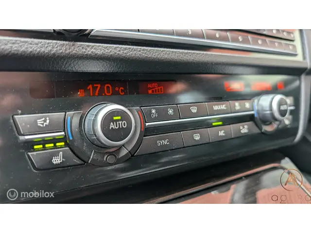 BMW 5 Serie 520i Luxury Line 2014 Benzine 33