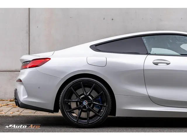 BMW 8 Serie M850i xDrive High Executive 2019 Benzine 3
