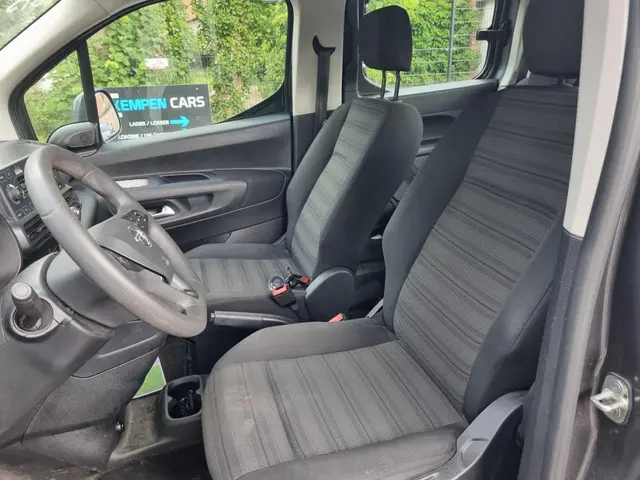 Opel Combo Tour 1.2 T. L2H1 Edit. 7p 2019 Benzine 16