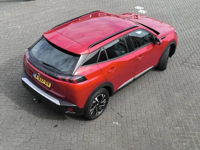 Peugeot 2008 1.2 PureTech Allure 2021 Benzine 20