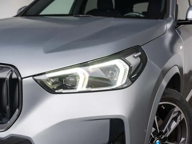 BMW X1 sDrive18i 2022 Benzine 27