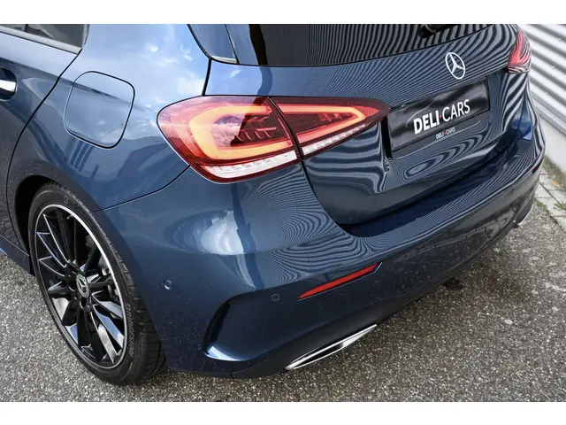 Mercedes-Benz A-Klasse 180 AMG Line 2022 Benzine 6
