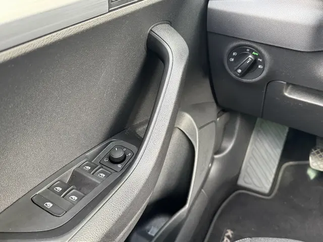 Škoda Karoq 1.0 TSI STYLE BUSINESS 2019 Benzine 18