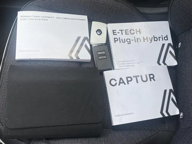 Renault Captur Techno 2023 Hybride Benzine 24